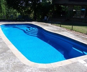 fiberglass pools vs concrete pools